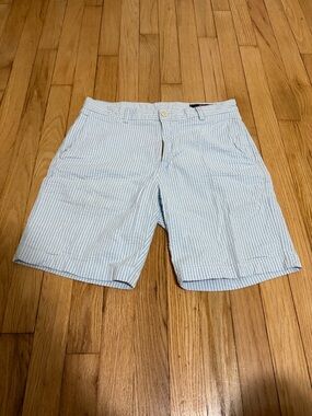 Vineyard Vines Light Blue & White Seersucker Flat Front Shorts